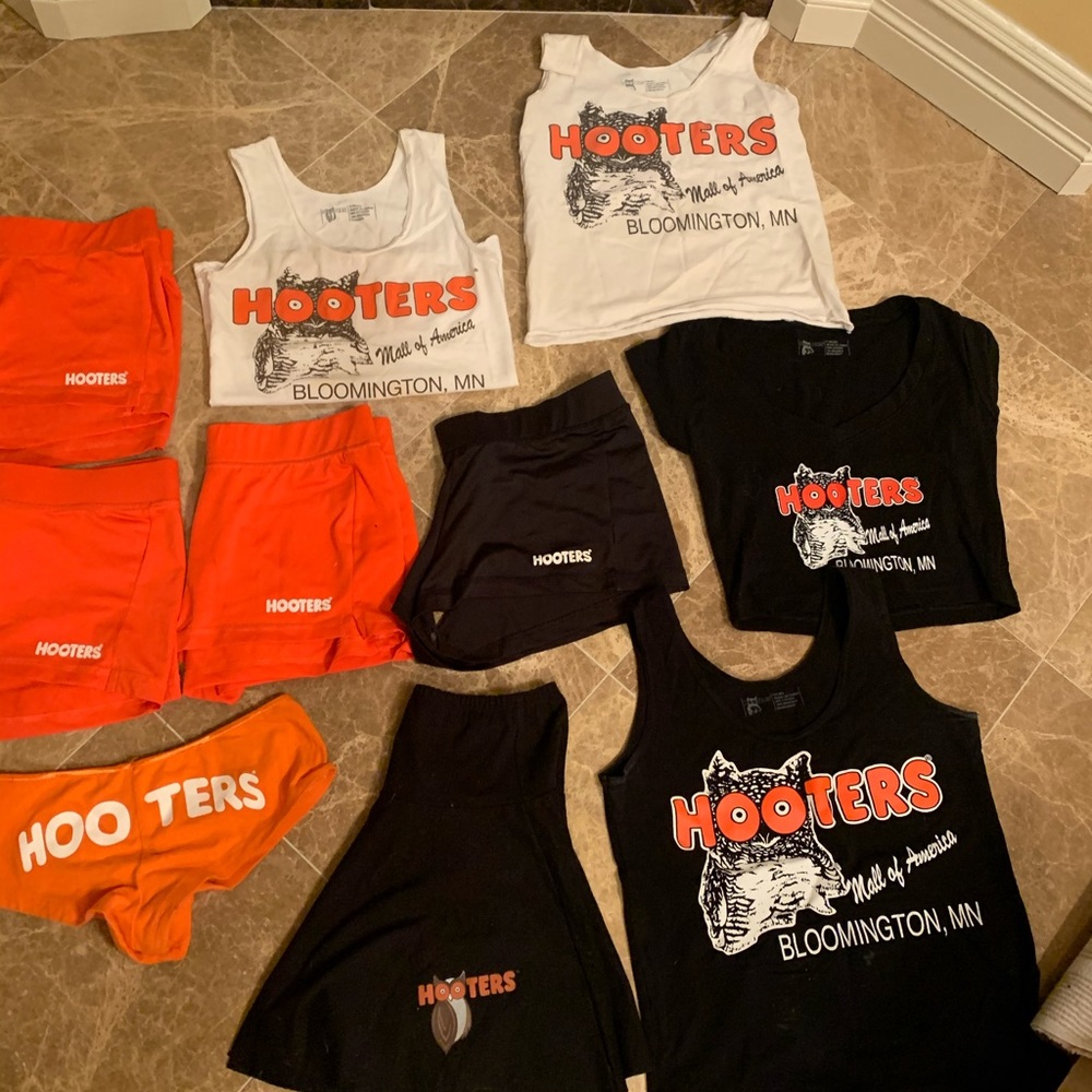 Hooters outfit or costume